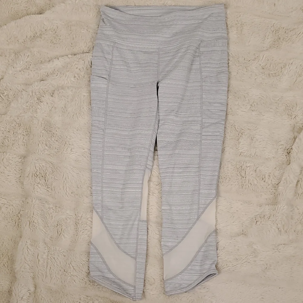 Athleta Chaturanga Capri Crop Leggings Gray Heathered Mesh M